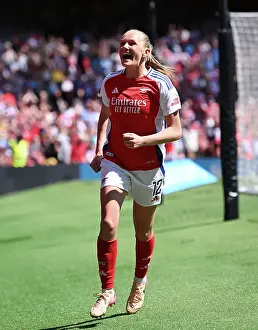 Arsenal Women V Manchester United Women 2024-25 Prints: Arsenal FC v Manchester United FC - Barclays Women's Super League Arsenal FC v Manchester United FC - Barclays
