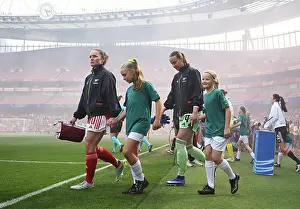 Arsenal Women V OL Lyonnes 1/2 Final 1st Leg 2025-26 Prints: Arsenal FC v OL Lyonnes - UEFA Women's Champions League 2025/26 Semi-Final First Leg Arsenal FC v OL Lyonnes