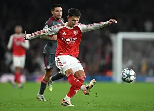 Arsenal V Olympiacos 2025-26 Prints: Arsenal FC v Olympiacos FC - UEFA Champions League 2025/26 League Phase MD2