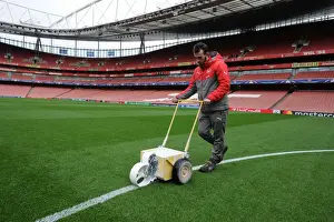 Arsenal FC v Paris Saint-Germain - UEFA Champions League