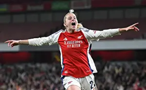 Arsenal FC v Real Madrid CF - UEFA Women's Champions League Quarter Finals Second Leg Arsenal FC v Real Madrid CF - UEFA Women's Champions League Quarter Finals Second Leg
