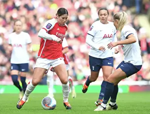 Arsenal FC v Tottenham Hotspur - Barclays Women´s Super League