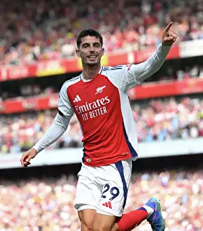 Arsenal FC v Wolverhampton Wanderers FC - Premier League