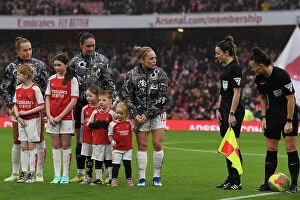 Arsenal Women v Chelsea Women 2023-24 Collection: Arsenal FC vs Chelsea FC: Clash in the Barclays Women's Super League at Emirates Stadium