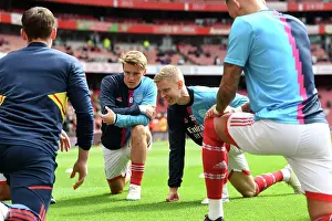 Arsenal FC vs Leeds United: Pre-Match Warm-Up at Emirates Stadium