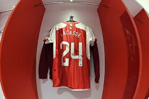 Arsenal FC vs Liverpool FC: Pre-Match Focus - Cloe Lacasse's Shirt in Arsenal Dressing Room (2023)