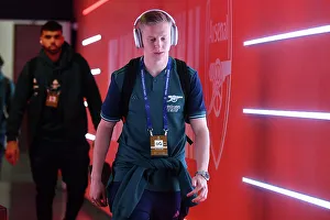 Arsenal V Sevilla 2023-24 Prints: Arsenal FC vs Sevilla FC: Arrival of Oleksandr Zinchenko at Emirates Stadium - UEFA Champions League 2023/24