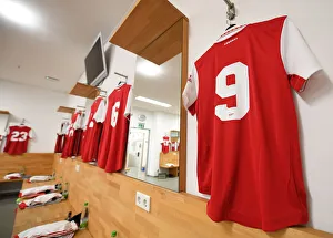 Arsenal FC's Pre-Season Preparation: A Glimpse into 1. FC Nürnberg's Stadium