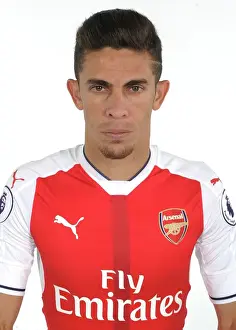 Arsenal First Team 2016-17: Gabriel's Photocall Shoot