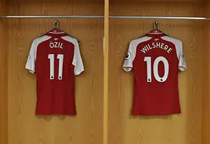 Arsenal First Team 2017-18: Photocall at Emirates Stadium