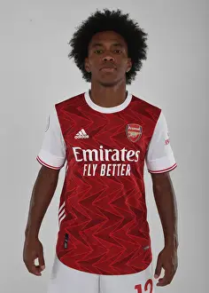 Arsenal First Team 2020-21: Willian at Arsenal Photocall