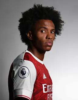 Arsenal First Team 2020-21: Willian's Arrival at London Colney Photocall