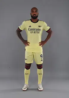 Arsenal First Team 2021-22: Alex Lacazette Kicks Off New Season at Training
