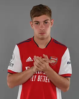 Arsenal Photocall 2021-22 Prints: Arsenal First Team 2021-22: Emile Smith Rowe Kick-Off