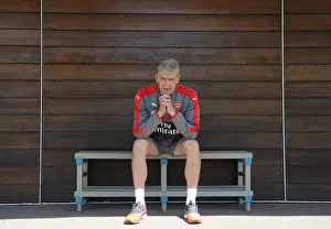 Arsenal First Team and Arsene Wenger at 2016-17 Photocall