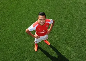 Arsenal First Team: Introducing Alexis Sanchez at Emirates Stadium (2014)