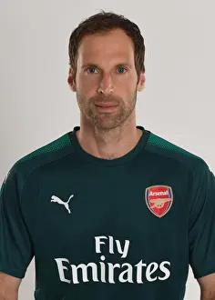 Arsenal 1st Team Photocall 2017-18 Prints: Arsenal Football Club 2017-18: Petr Cech's Team Photocall