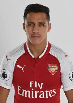 Arsenal Football Club: Alexis Sanchez at 2017-18 Team Photocall