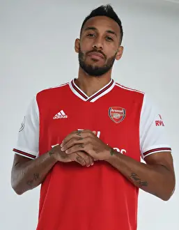 Arsenal Football Club: Aubameyang at 2019-2020 Team Photocall