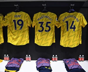 Images Dated 9th December 2019: Arsenal Football Club: Pre-Match Gear Up - West Ham United vs Arsenal (2019-20)