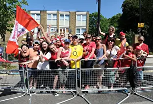 Arsenal Trophy Parade 2014 Prints: Arsenal Football Club: Triumphant Parade through Islington - A Sea of Red and White (May 18)