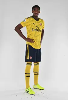 Arsenal Football Club: Zech Medley in Action during 2019-2020 Season Training Sessions