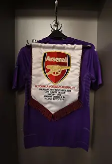 Arsenal Goalkeeping Gear: Pennant in Arsenal Changing Room for Vorskla Poltava Match