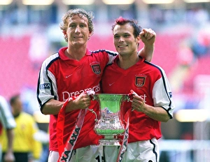 Arsenal v Chelsea FA Cup Final Collection: Arsenal goalscorers Ray Parlour and Fredrik Ljungberg with the F.A