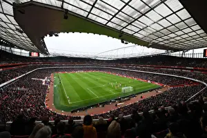 Arsenal at Home: Emirates Stadium Roars for the Gunners vs Burnley (Premier League 2021-22)