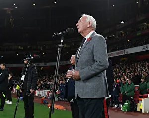 Arsenal Honors Bob Wilson with Emotional Pre-Match Tribute at Emirates Stadium