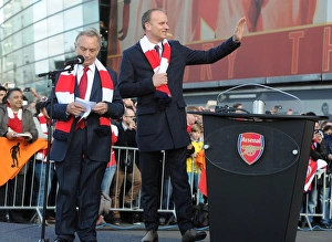 Arsenal Honors Dennis Bergkamp with Statue Unveiling