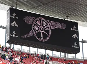 Arsenal Honors Departed Fans Before Everton Clash in Premier League (2021-22)