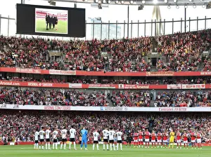 Arsenal Honors Groundsman Steve Braddock with Minutes Applause vs. Fulham, 2022-23 Premier League