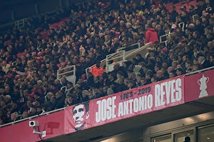 Images Dated 25th October 2019: Arsenal Honors Jose Antonio Reyes with Emotional Tribute Banner vs. Vitoria Guimaraes (2019)