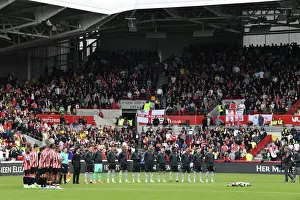 Arsenal Honors Queen with Silence before Brentford Clash - Premier League 2022-23
