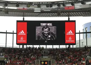 Arsenal Honors Terry Neill with Emirates Cup Minutes Applause