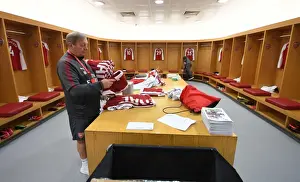 Arsenal Kit Preparation: Vic and Paul Akers before Arsenal vs Crystal Palace (Premier League, 2018)