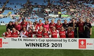 Arsenal Ladies celebrate with the FA Cup Trophy. Arsenal Ladies 2: 0 Bristol Academy