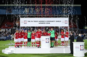 Arsenal Ladies v Everton Community Shield 2008-09 Collection: Arsenal Ladies celebrate winnng the Community Shield