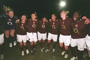 Images Dated 5th May 2006: Arsenal Ladies celebrates winning the league