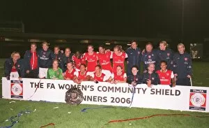 Arsenal Ladies v Everton 2006-07 Collection: Arsenal Ladies with the Community Shield
