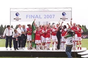 Images Dated 30th April 2007: Arsenal Ladies lift the European Trophy