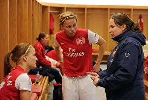 Arsenal Ladies vs Chelsea LFC: Manager Laura Harvey Prepares Her Team in the Changing Room