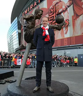 Arsenal Legends: Dennis Bergkamp's Statue Unveiling at Emirates Stadium against Sunderland