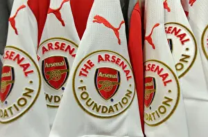 Arsenal Legends vs. AC Milan Glorie: Clash of Football Greats