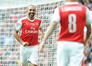 Arsenal Legends vs. AC Milan Glorie: Robert Pires Scores in Charity Match
