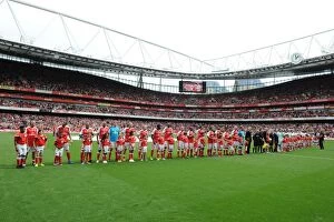Arsenal Legends v Milan Glorie Collection: Arsenal Legends vs. Milan Glorie: A Football Clash at Emirates Stadium
