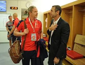 Arsenal Legends V Milan Glorie Prints: Arsenal Legends vs. Milan Glorie: A Battle of Football Legends at Emirates Stadium