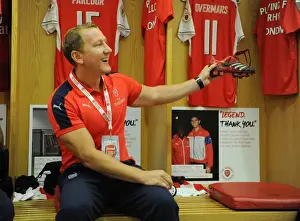 Arsenal Legends V Milan Glorie Prints: Arsenal Legends vs. Milan Glorie: A Football Clash at Emirates Stadium