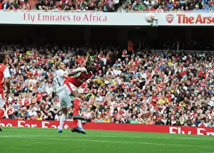 Arsenal Legends vs Milan Glorie: Kanu Scores the Historic First Goal at Emirates Stadium